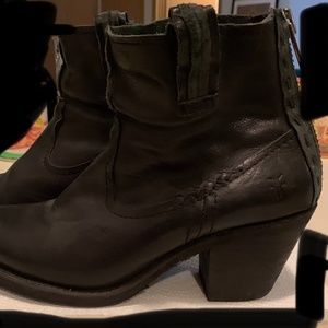 Distressed Frye booties sz 8.5  GUC